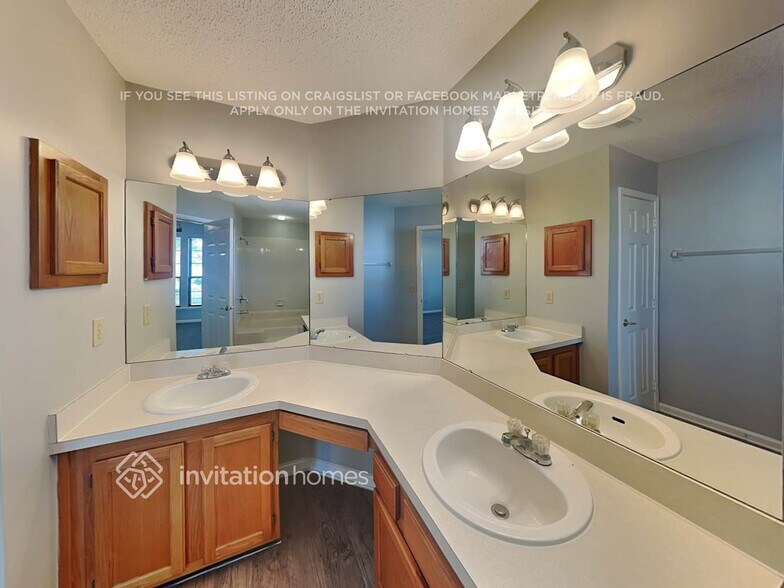 Building Photo - 4964 Greenland Hideaway Dr S