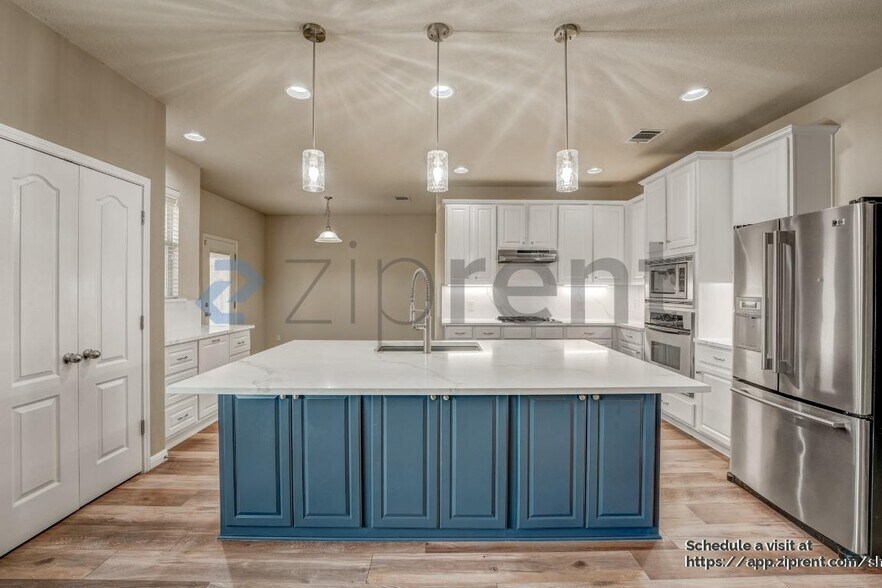 Building Photo - 706 Green Vista Ct