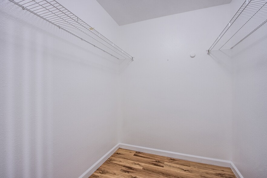 Walk-in Closet in MBR - 3054 Tarpon Dr