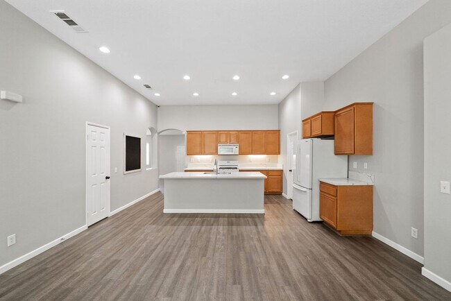 Building Photo - 24898 Sunset Vista Ave