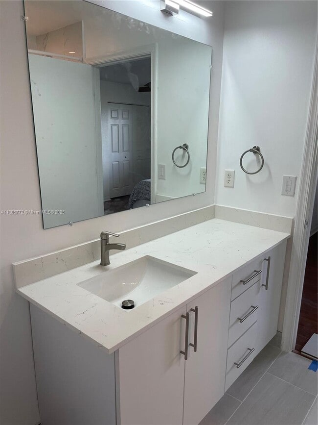 Building Photo - 2470 Cordoba Bend