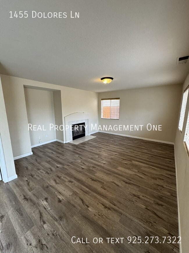 Building Photo - 1455 Dolores Ln