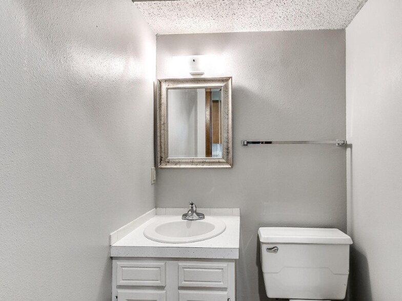 Building Photo - 201 Wellons Dr