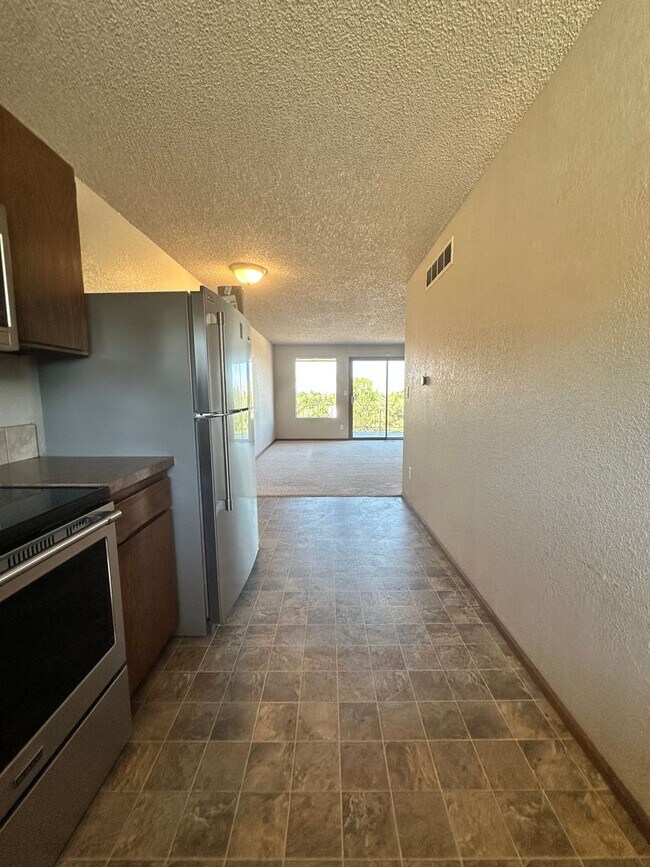 Building Photo - 1826 Rocklund Dr