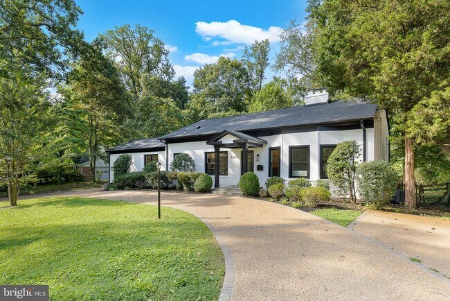 Building Photo - 6353 Crosswoods Dr