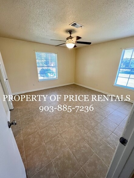 Guest bedroom - 622 Texas St