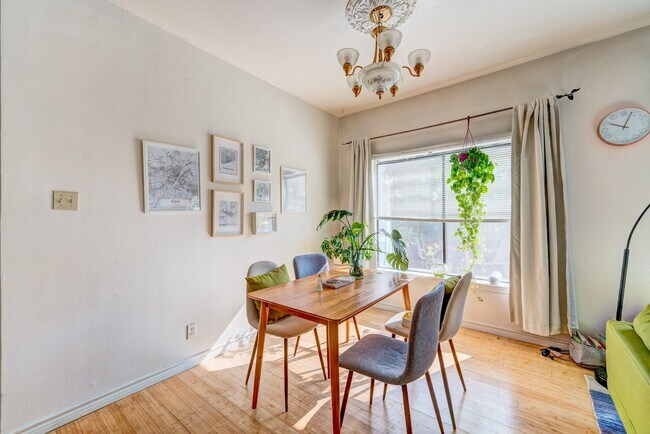 Building Photo - 2213 S Braeswood Blvd