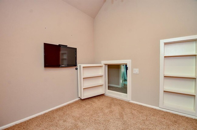 Building Photo - 2703 Bonnie Bray Dr