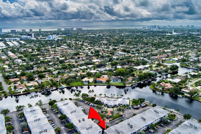 Building Photo - 140 Cypress Club Dr