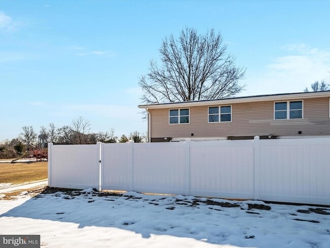 Building Photo - 2050 Nike Dr