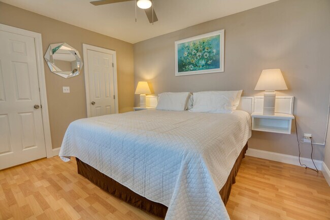 Building Photo - 5800 Bonita Beach Rd SW