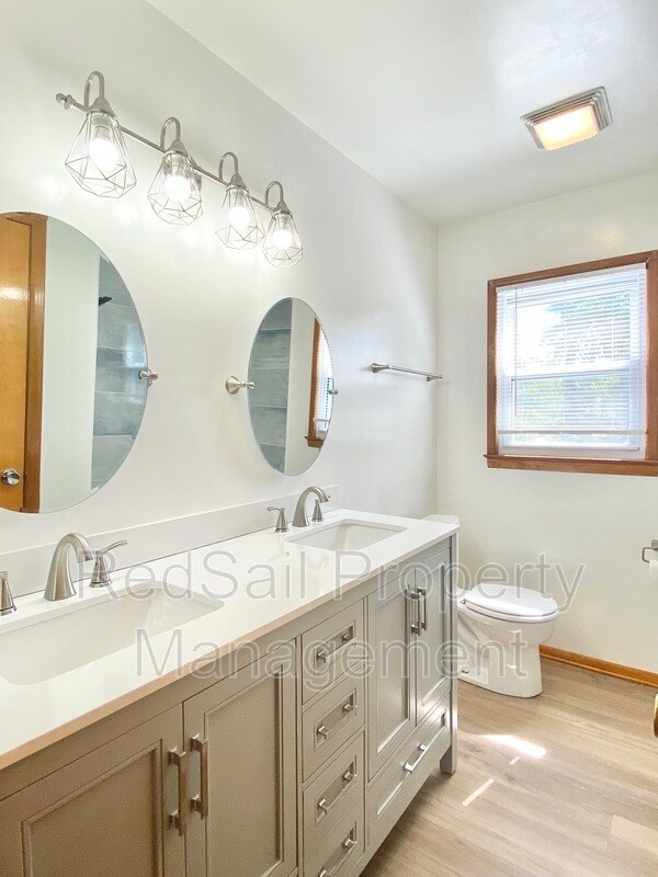 Building Photo - 137 Tanglewood Dr