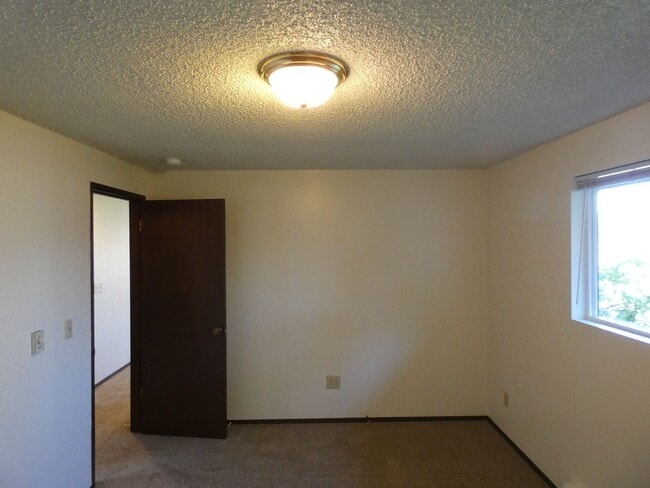 Building Photo - APPLICATION PENDING - Tastefully Maintained Charmer