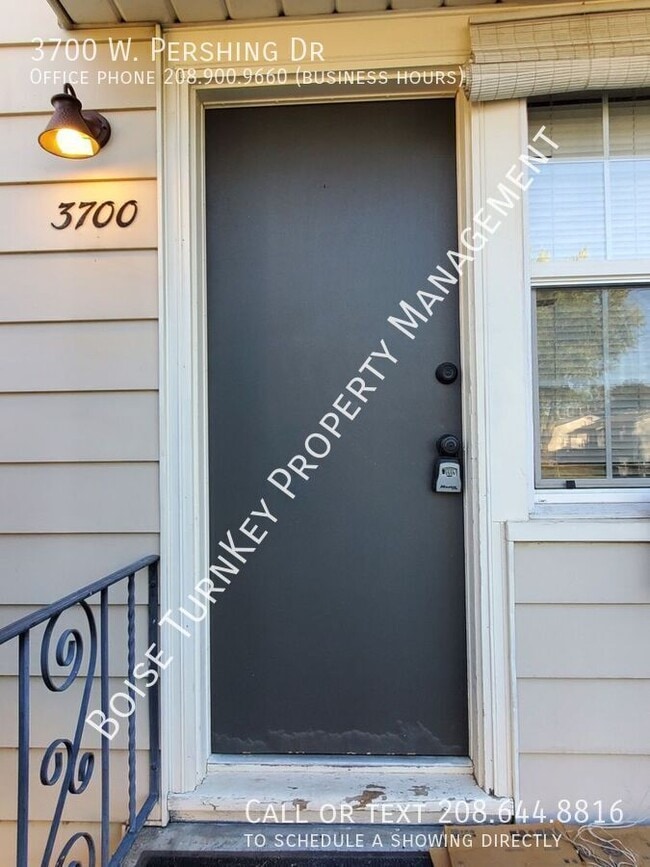Building Photo - 3700 Pershing Dr
