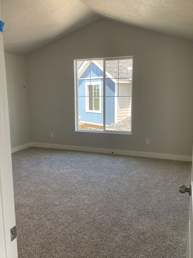 Building Photo - Townhome in Prime Spanish Fork Location