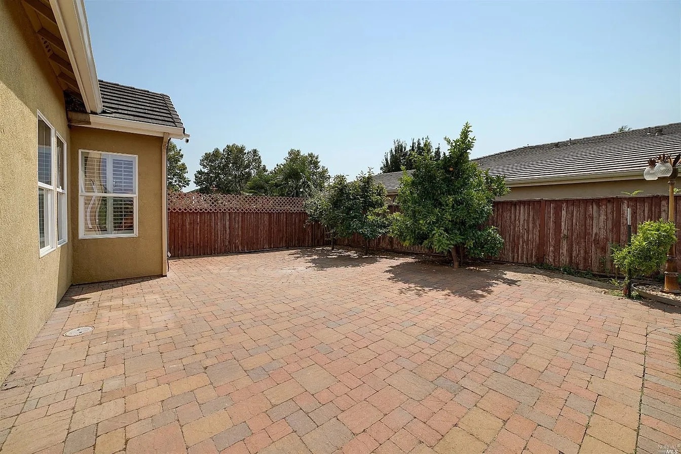 Building Photo - 332 Ring Neck St