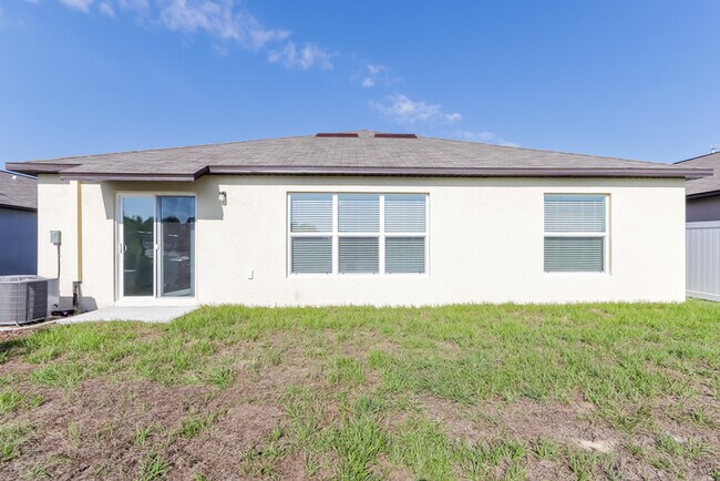 Building Photo - 4019 84th Ct E