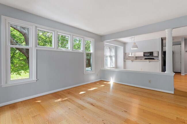 Building Photo - 700 Bishops Park Dr