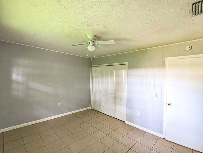 Building Photo - 1339 Eagleview Dr