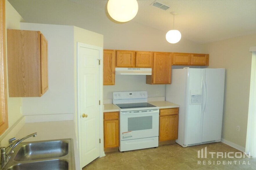 Building Photo - 3556 Alec Dr