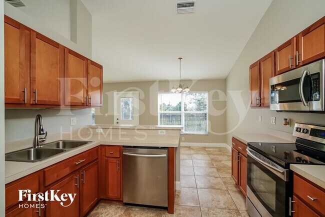 Building Photo - 3313 NE 15th Pl