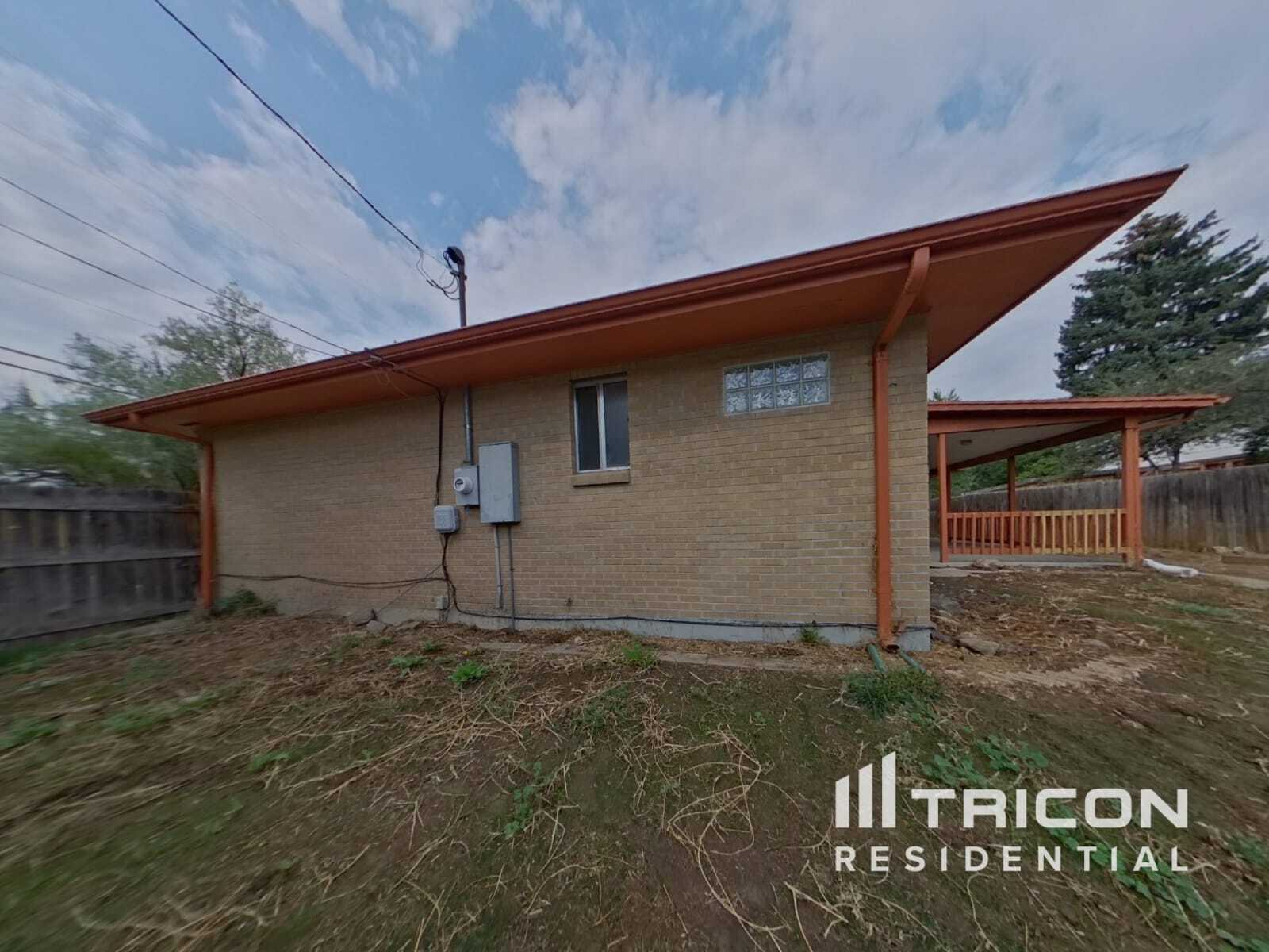 Building Photo - 6006 Newcombe St