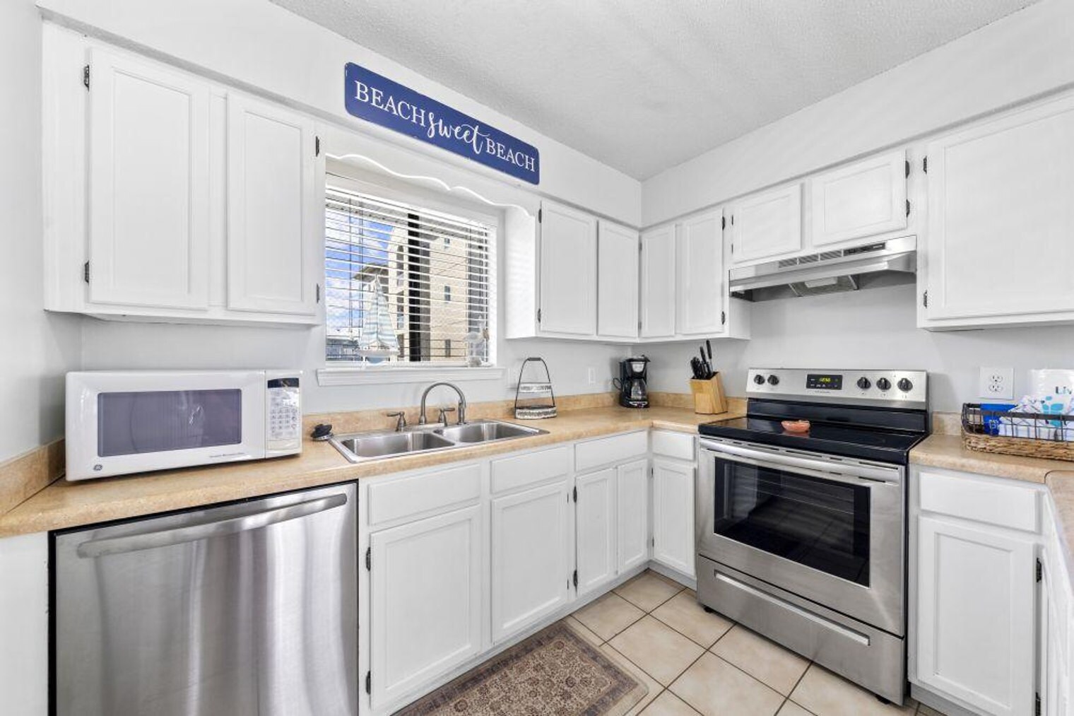 Building Photo - 25925 Canal Rd