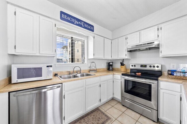 Building Photo - 25925 Canal Rd