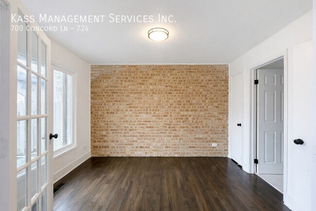 Building Photo - 700 Concord Ln