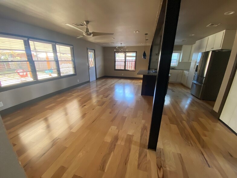 Building Photo - 4710 E 46th St