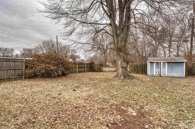 Building Photo - 2312 Frisse Ave