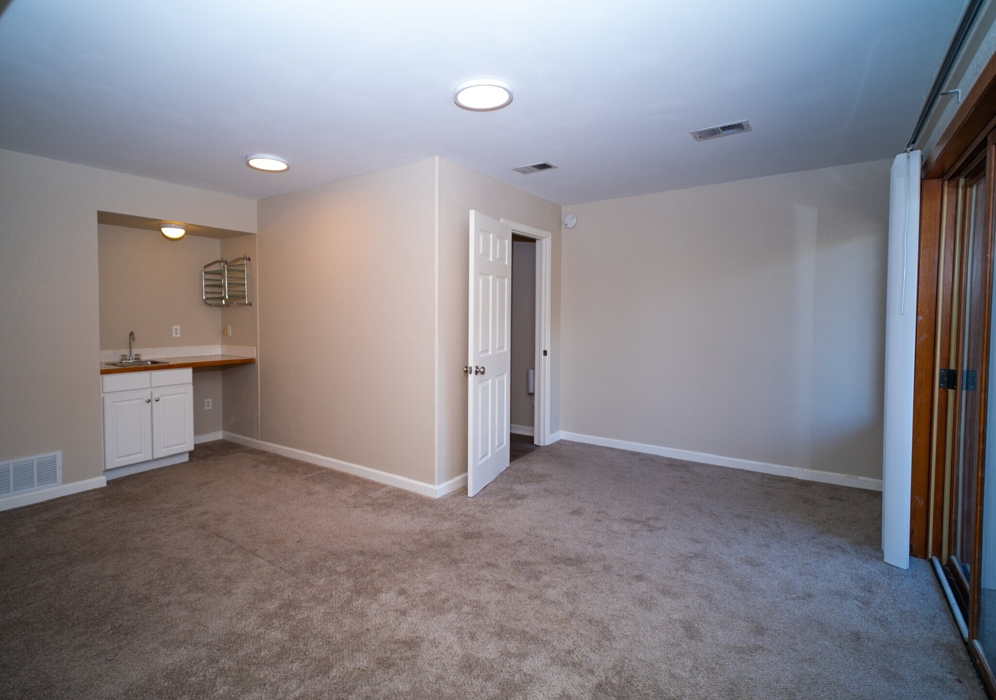 Building Photo - 2829 Springdale Ln