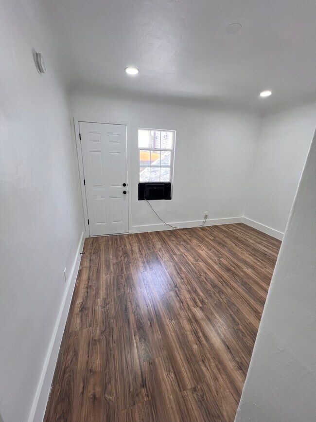 Building Photo - 3021 Fanita St