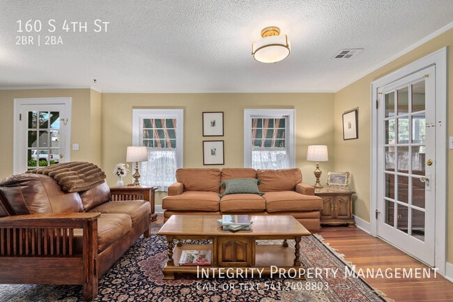 Building Photo - 160 S 4th St