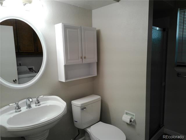 Building Photo - 5030 Montebello Pl