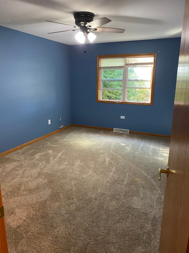 3rd Bedroom (Other Side) - 2537 Deerfield Dr