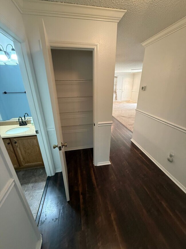 Building Photo - 2829 Burgos Dr