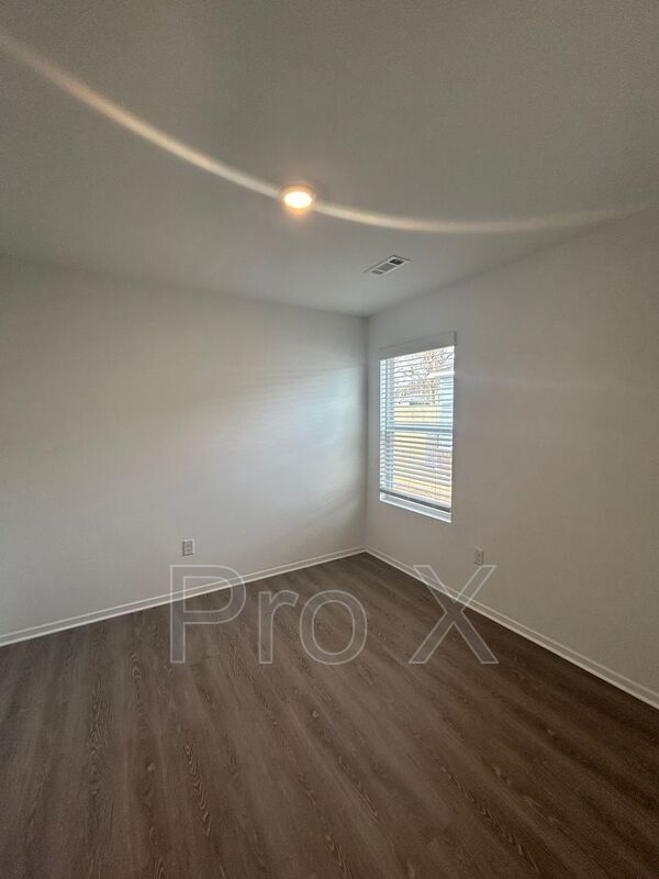 Building Photo - 112 NW 67th Ave