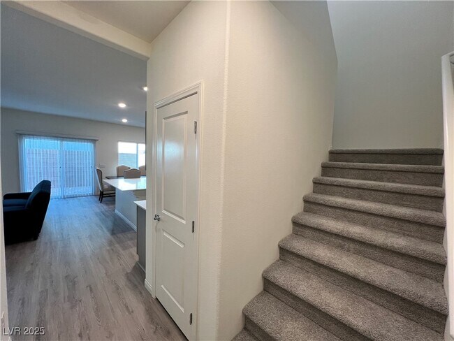 Building Photo - 9938 S Ullom Dr