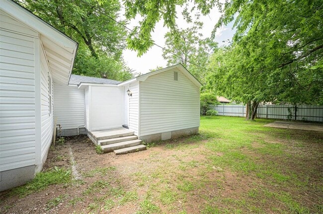 Building Photo - 3609 NW 13th St