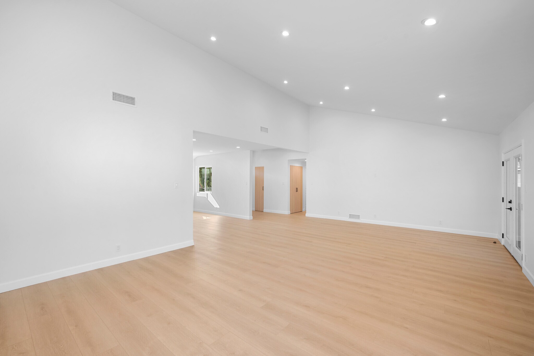 Building Photo - 16057 Knapp St