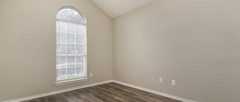 Building Photo - 2310 Summit Dr