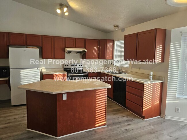 Building Photo - Perfect Multi Level home in West Vally City Utah