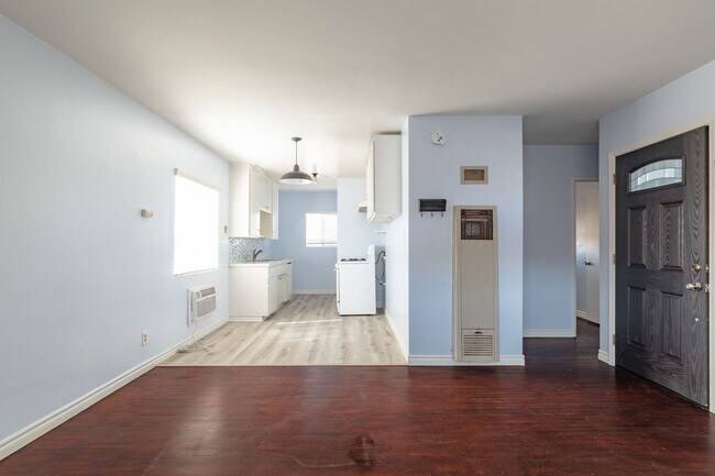 Building Photo - 121 N Spruce St. Montebello CA 90640