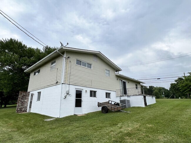 Building Photo - 101 Londonderry Rd