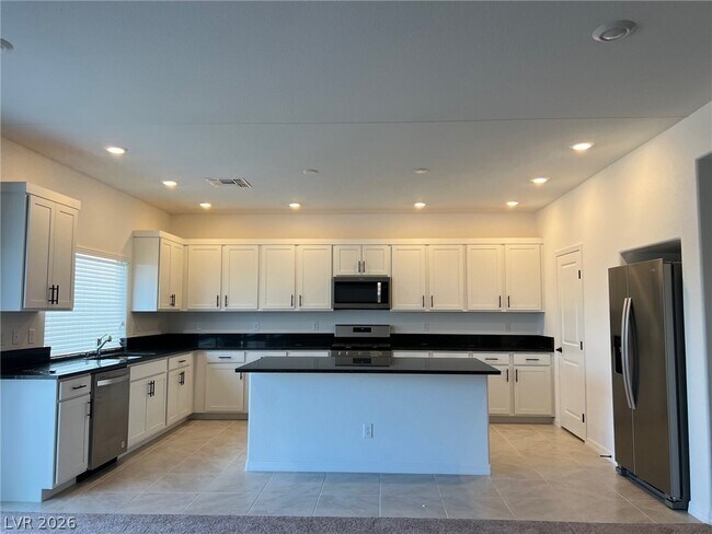 Building Photo - 6524 Twin Brks Ave