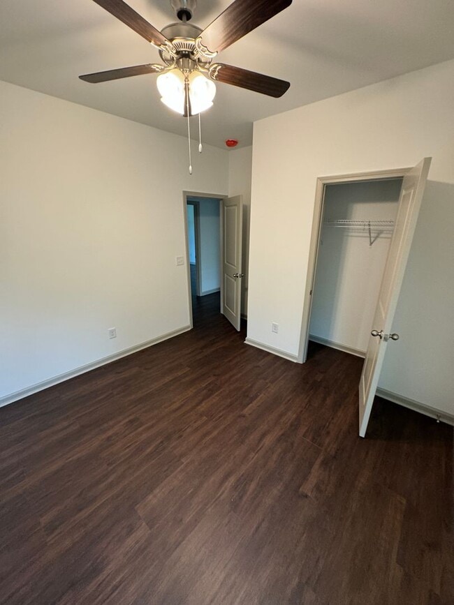 Building Photo - Charming 3BR/2BA with Easy Access to Shopping & Dining