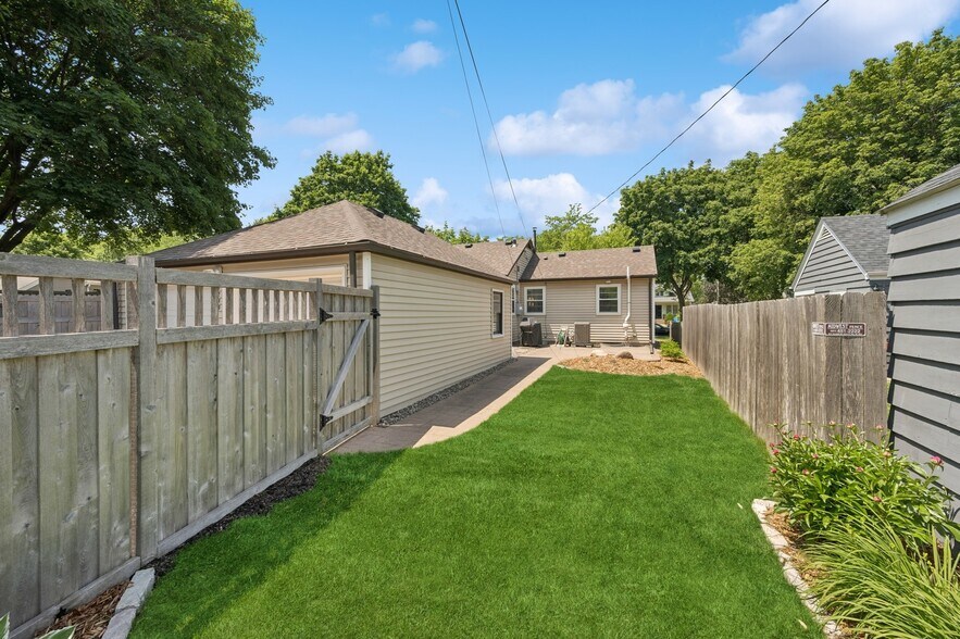 Backyard (north side) - 5249 Abbott Ave S