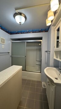 Building Photo - Great Home Near Hospital!