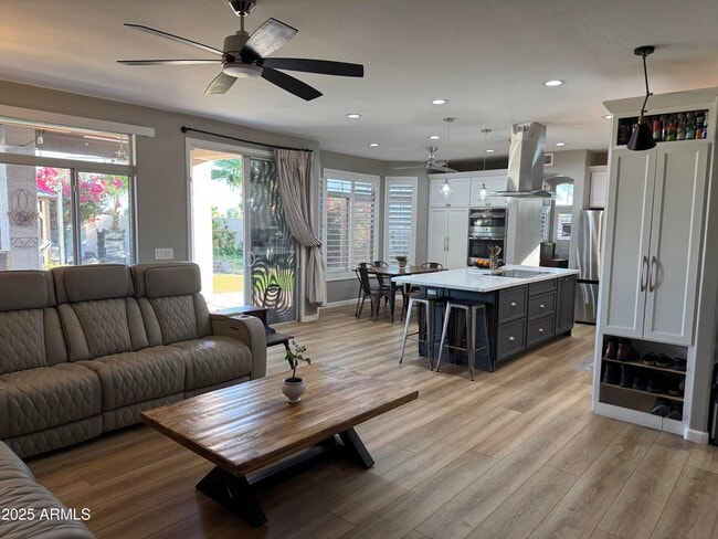 Building Photo - 13781 W Vernon Ave